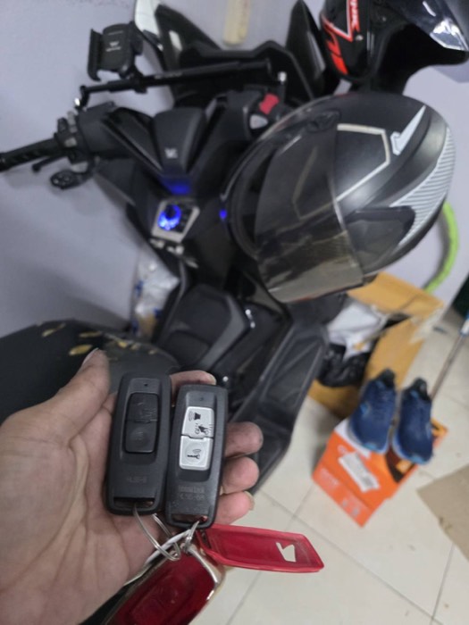 ทำรีโมทสมาร์ทคีย์มอเตอร์ไซค์ Honda บิ๊กสกู๊ตเตอร์ โดยช่างกุญแจ Newgen Key