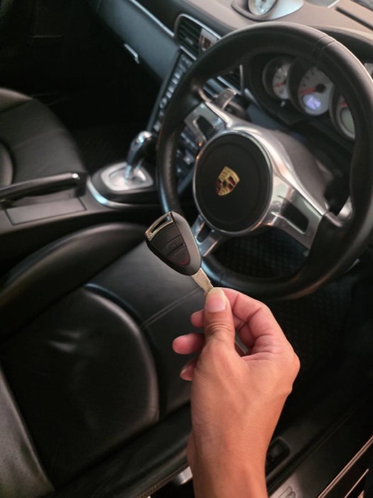 ทำกุญแจรถ Porsche 911 รถยุโรประดับพรีเมียม โดยช่างกุญแจ Newgen Key