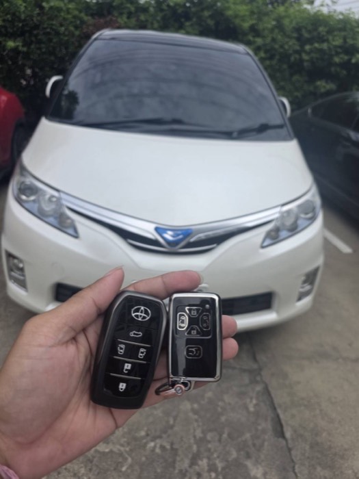 ทำกุญแจสมาร์ทคีย์ Toyota Estima รถตู้ โดยช่างกุญแจ Newgen Key